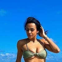 Michelle Bassetti Nude